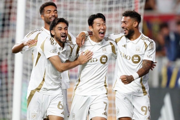  손흥민, MLS 첫 해트트릭 폭발… LAFC를 뒤흔든 골 폭격자의 진면목