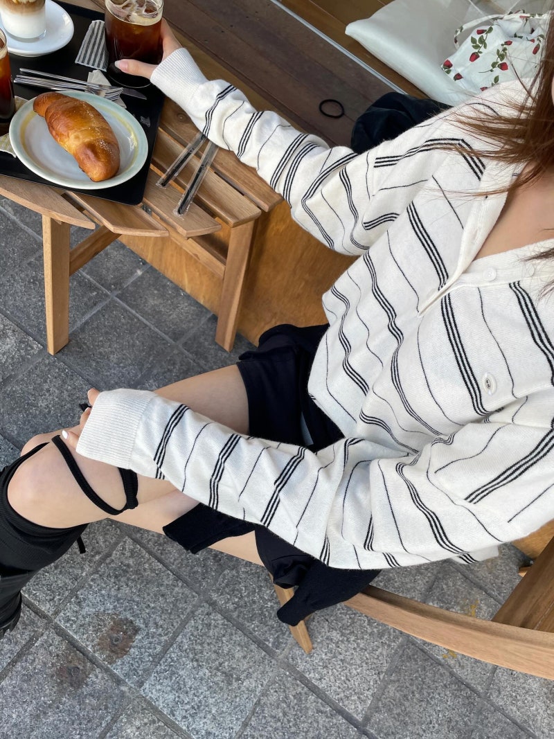 가을 필수템! 카라단가라니트로 완성하는 세련된 데일리룩