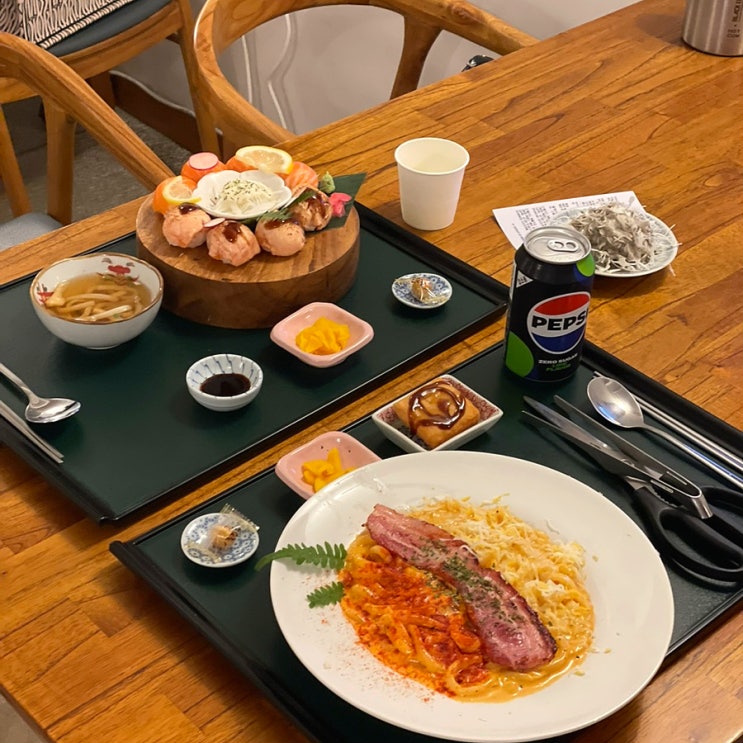  창원가로수길 초밥 연어수길ㅣ소개팅,데이트 장소 추천 용호동 일식