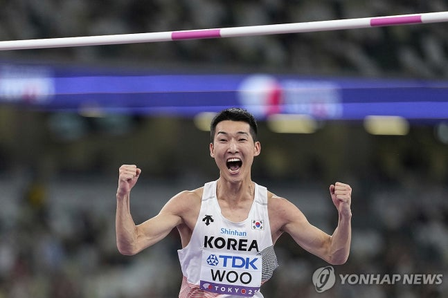 [속보] <b>우상혁</b>, 세계육상선수권 은메달 획득 후 귀국!  <b>LA올림픽</b>... 