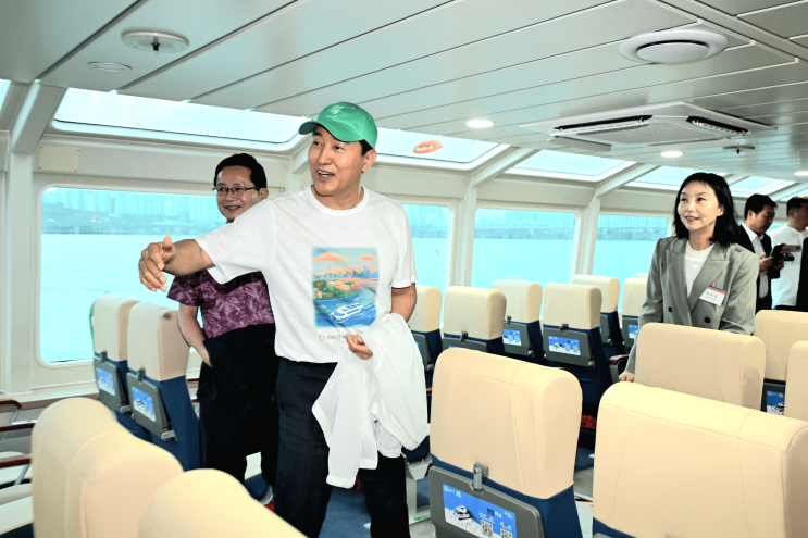  서울 첫 수상 대중교통 '한강버스' 출항 [한국철도일보]