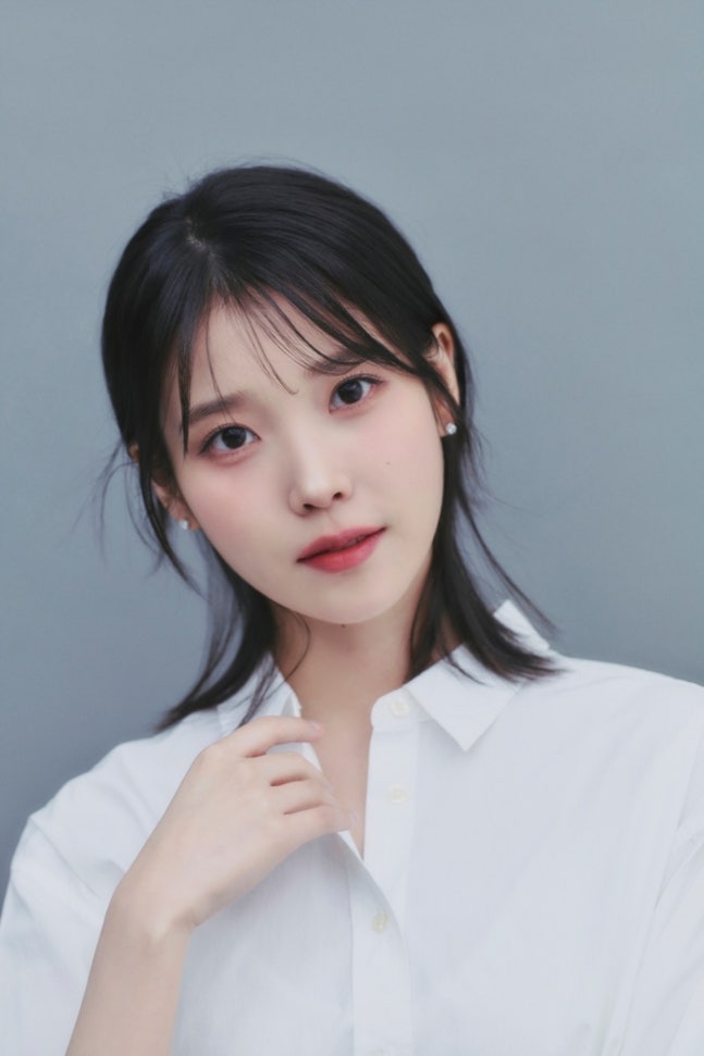 <b>아이유</b>, 데뷔 16주년 맞아 <b>2억</b> 원 <b>기부</b>…난치병 아동부터... 