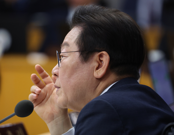 <b>탄핵</b> 언급까지!… 이재명 <b>대통령</b>, 한미 <b>관세 협상</b> 교착 상태에... 