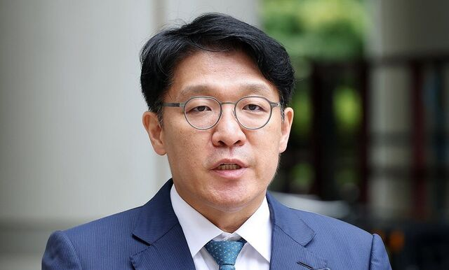 <b>한학자</b> 22일 <b>구속 심사</b>. 김상민 그림이 불러온 예기치 않은... 