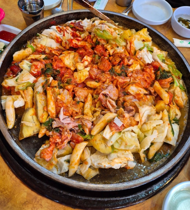  경기 가평 자라섬 닭갈비 맛집 '안동닭갈비막국수' 닭내장, 쟁반막국수, 춘천 보다 맛있었던 후기