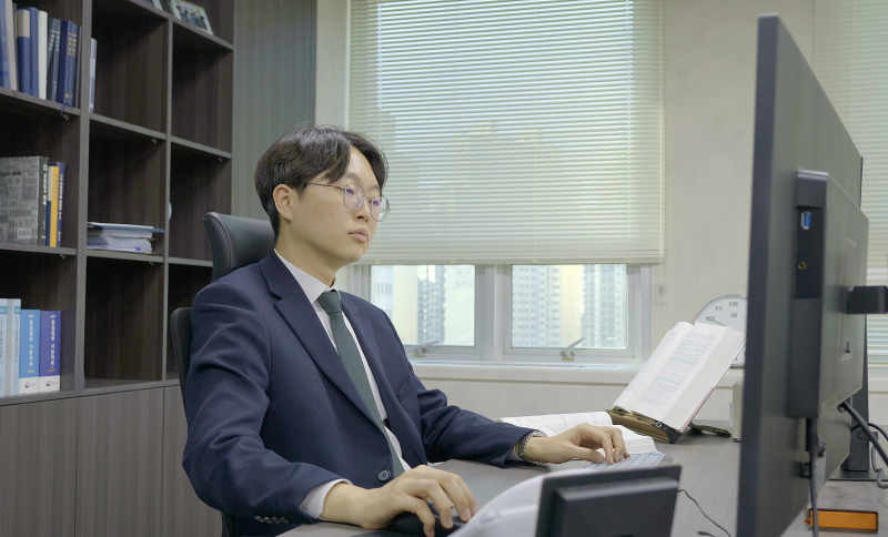 부산학교폭력피해자변호사 이재희입니다.