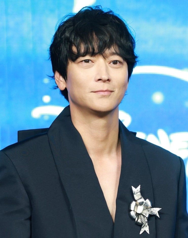 문체부 <b>미등록</b> 1인 <b>기획사 의혹</b> 배우 강동원과 가수 씨엘 CL... 