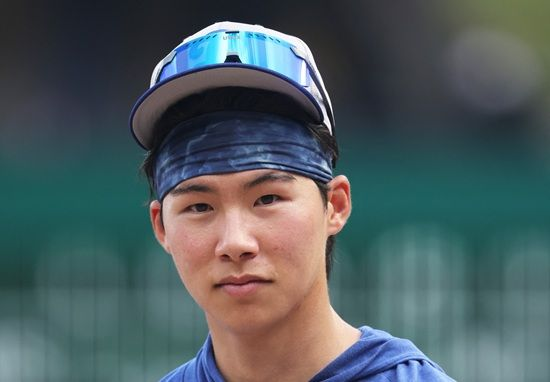 美 "'5446억' 쏟아붓고 김혜성·커쇼 계약만 긍정적"→그런데 '8G 연속 벤치' KIM, PS 엔트리 생존 ....