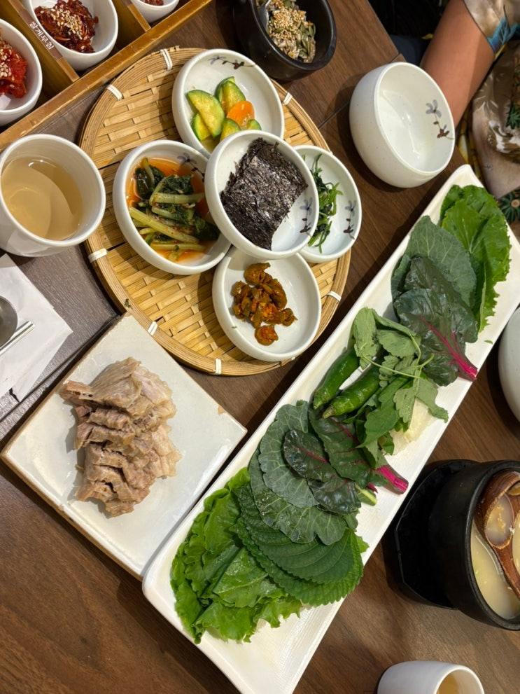  [종각맛집] 종각의 미친맛집 그 누구를 데려가도 절대 욕안먹고 칭찬받는 "하얀고래" 짜지 않은 12가지 젓갈 로 입맛없을 때도 딱!