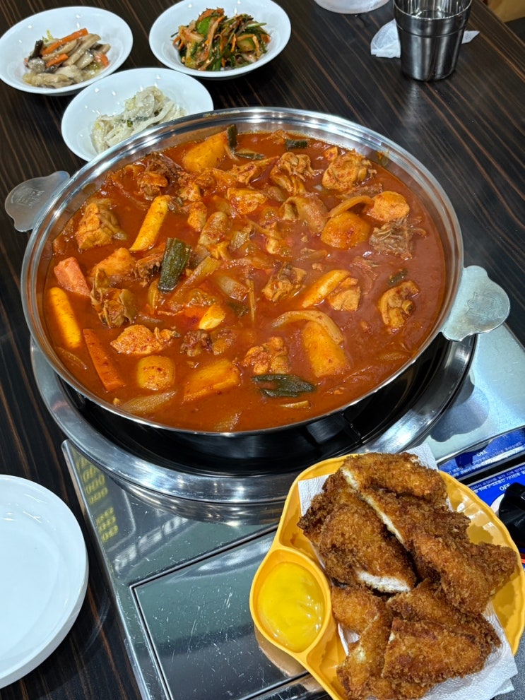 춘천 닭볶음탕 맛집, 후평동 친절하고 맛있는 준희얼큰이족탕 솔직후기