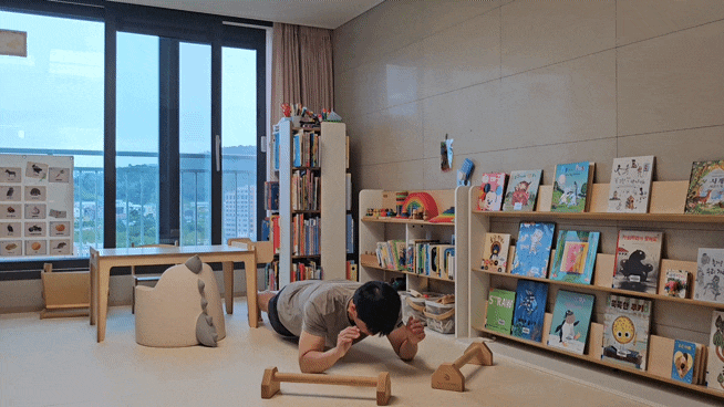 김무열 푸시업 챌린지 푸시업 자세 및 효과(중량 푸시업, 삼두 푸시업)