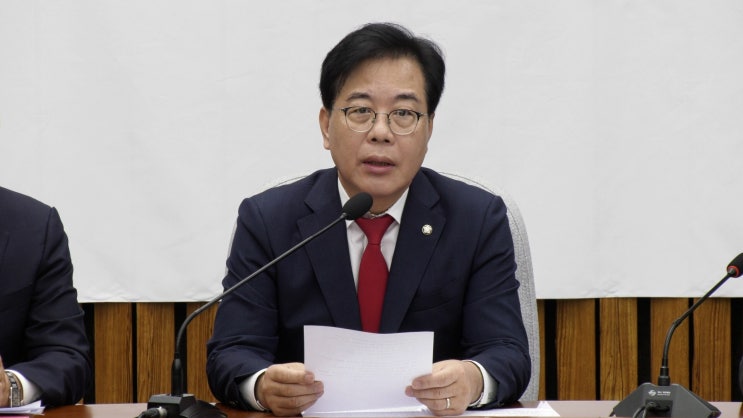 송언석 “<b>조희대</b> 향한 민주당의 허위사실 유포, 형사<b>고발</b> 할 것”