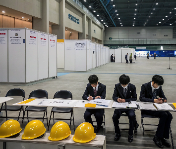 건설사 압박 논란 속 채용축소 우려, 청년 불안 확산2025년... 