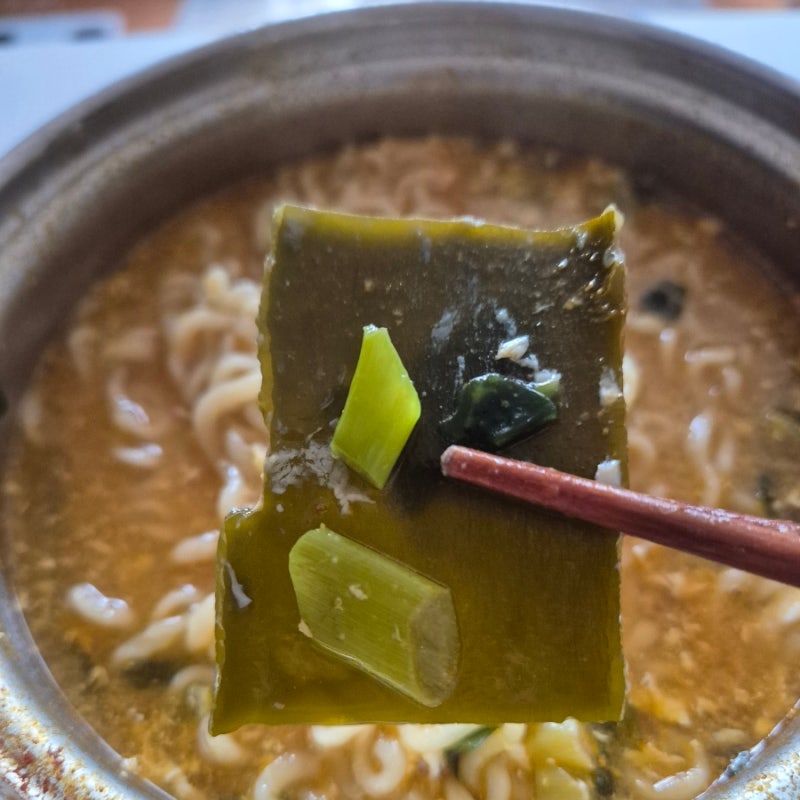 농심 너구리 라면 맛있게 끓이는 법 | 날계란 2개 넣는 꿀팁