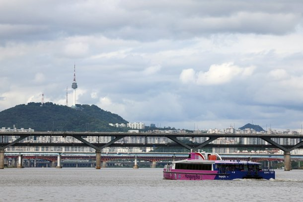[속보] <b>한강버스</b> 운항 긴급 <b>중단</b>! <b>팔당댐 방류</b>량 증가로 첫 운항... 