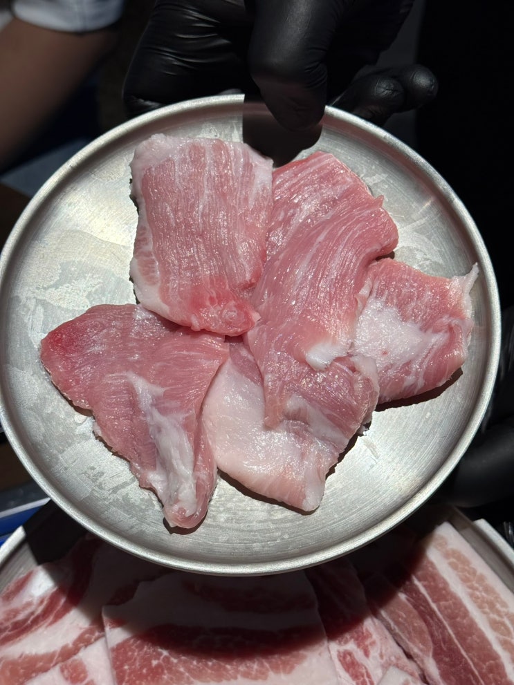  서울 을지로 신상 고기집 사이드까지 완벽 찐 노포 맛집 ㅣ 용삼식당