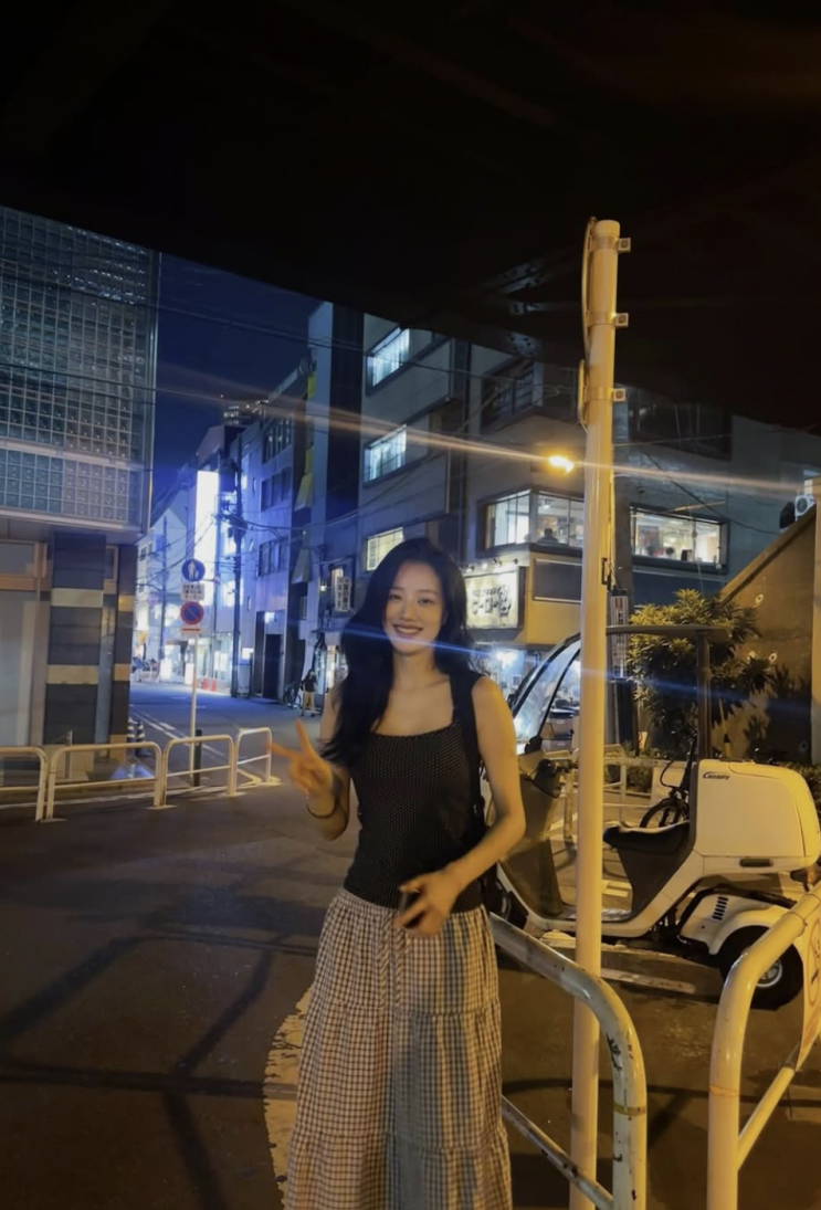  [셀럽 패션] 이나은 인스타그램 패션 분석! 체크 롱스커트까지 완벽
