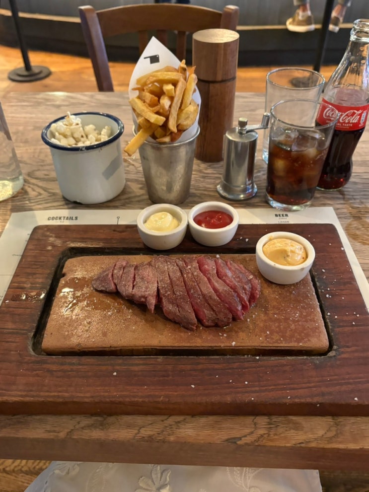  런던 월리스컬렉션 근처 가성비 스테이크 맛집 Flat Iron 플랫 아이언 Marylebone