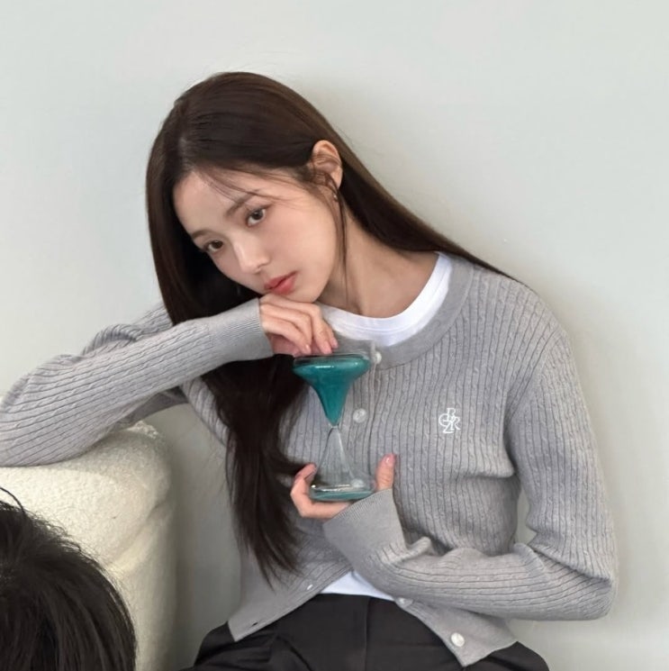  앞머리 없는 긴생머리 스타일 ! 채수빈 여신 머리스타일