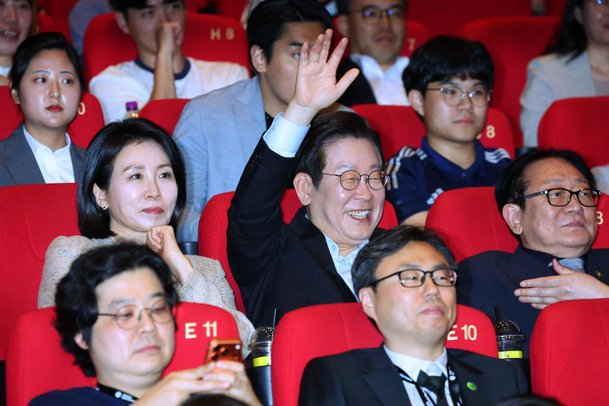 [단독] <b>이재명 대통령 부산국제영화제</b> 참석! '극장의 시간들... 