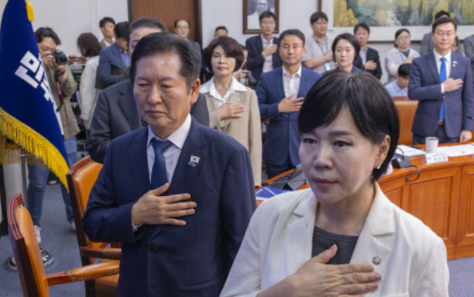  ️ 9개월 남은 6·3 지방선거, 민주당 우세 속 무당층이 변수