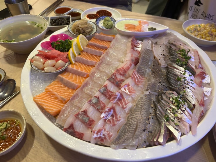 [회기역] 경희대학교 앞 신선하고 두툼한 모듬횟집 맛집 추천 <고기야미안해>