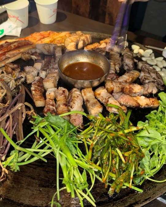  강남역 삼겹살 : 내돈내산 김치 통삼겹 맛집, 600g에 3만원!