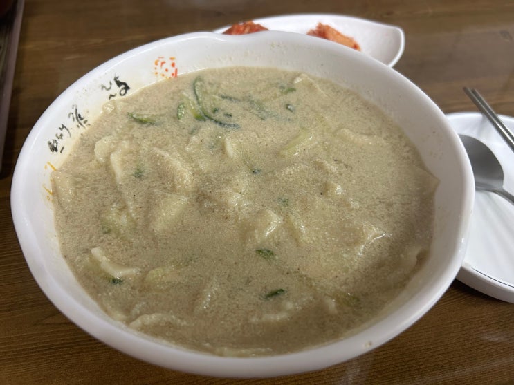  [안암역] 들깨의 고소함이 입안 가득 퍼지는 들깨수제비 맛집 <부부바지락손칼국수>