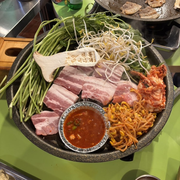  가성비 숙대입구고깃집 원동미나리삼겹살 주말 웨이팅 후기