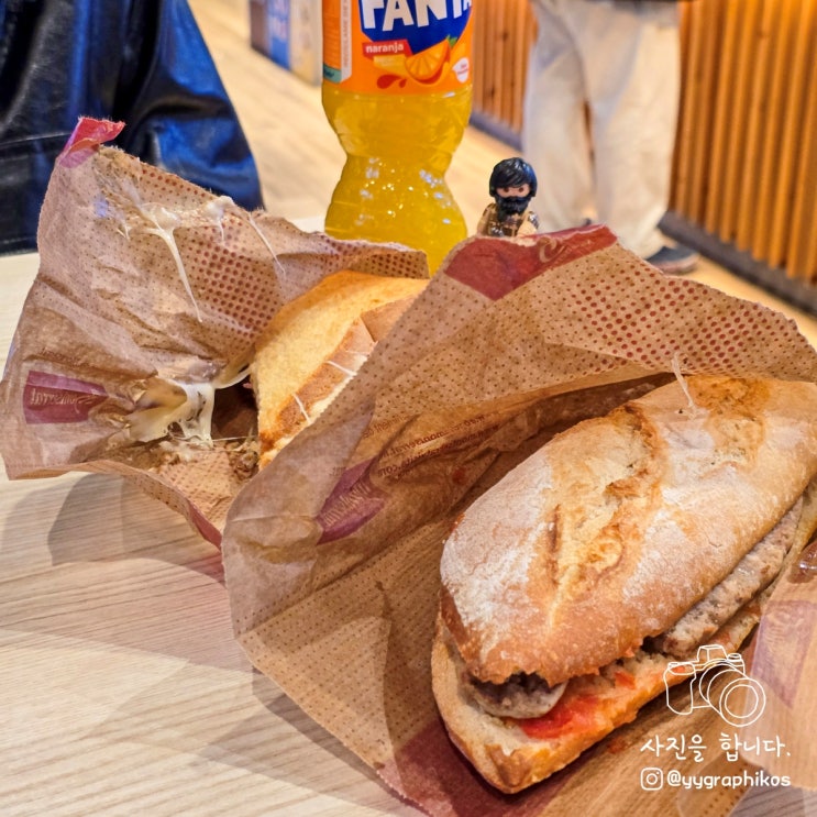  [스페인 바르셀로나 근교 여행] 몬세라트 샌드위치 맛집, 카페 - 바르 데 라 플라싸