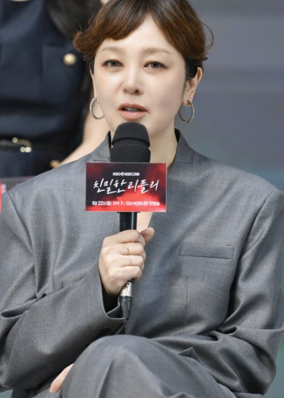  KBS 새 일일극 [‘친밀한 리플리’], 거짓말 전쟁의 시작 (손석진 감독, 배우 이시아·이일화·이승연·최종환·설정환·한기웅·이효나)