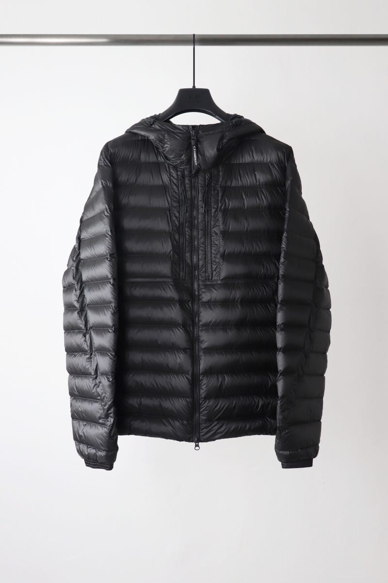 [판매완료] CP컴퍼니 25FW DD쉘 후드 경량패딩 블랙 D.D.SHELL GOGGLE DOWN JACKET XXL사이즈