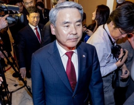 <b>이종섭</b>, 전 국방부 <b>장관</b> 프로필, 윤석열이 "먼저 대사·특사 제안... 