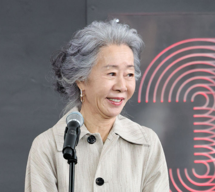 <b>부산국제영화제</b> "윤여정 태도" 논란.."나는 <b>영화</b> 세일즈맨 아니다"