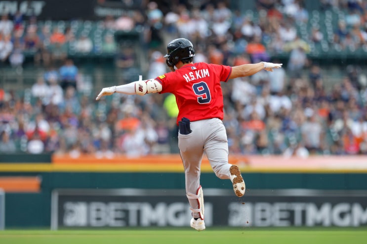 MLB] (9/22) <b>김하성</b>, 시즌 5호 <b>홈런</b> 폭발...9경기 연속 안타 <b>행진</b>!
