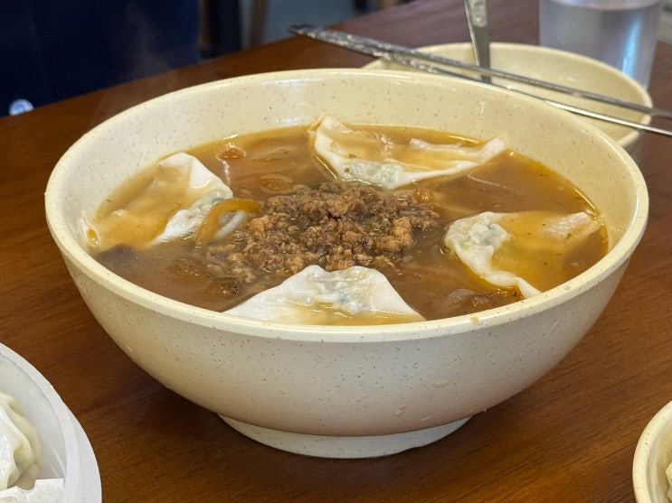  [서울일상] 명동교자 본점, 신관 명동역점 - 명동의 시그니처 음식이 되어버린 명동 칼국수 명동교자! 칼국수, 비빔국수 그리고 만두, 선불결제, 웨이팅, 4인가족 식사