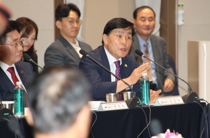 문경복 옹진군수, 농업진흥지역 해제 기준 완화 건의