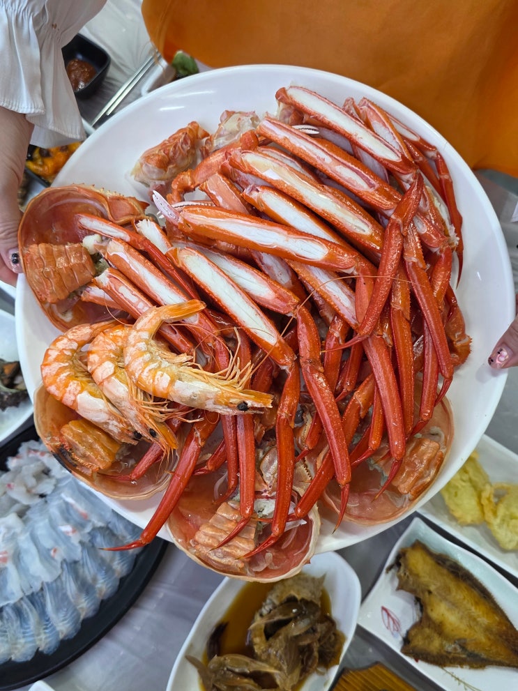 포항 죽도시장 맛집 갈릴리대게회식당 푸짐한 포항 대게 맛집