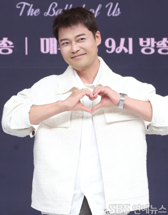  전현무 “‘방송이 제 인생’…에너지 원동력은 오디션 참가자들의 간절한 눈빛” 