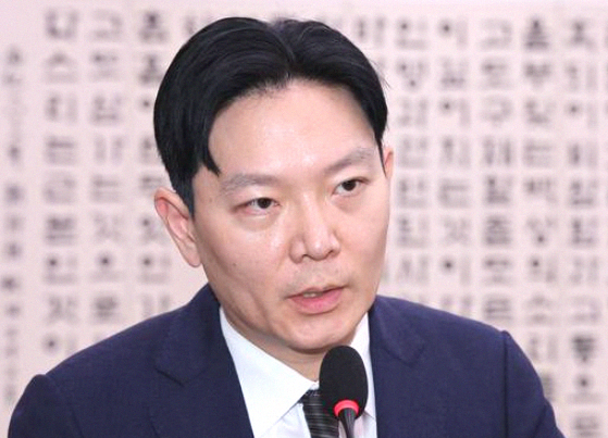 <b>박상용 검사</b> 청문회 답변 태도 논란과 진술 회유 의혹.