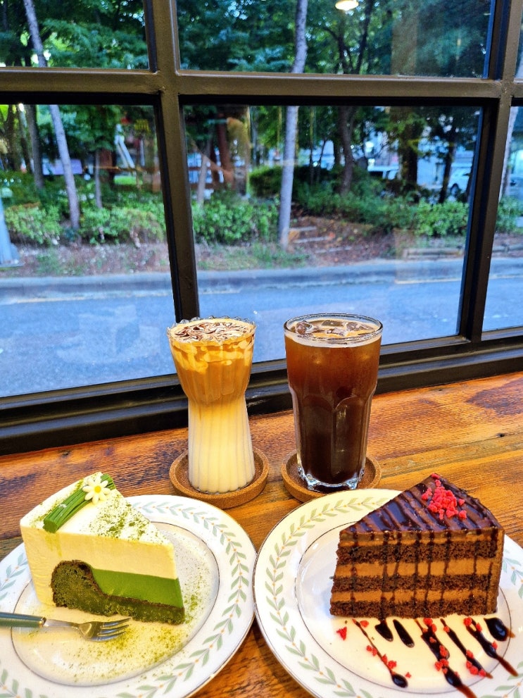  [ 전주 카페 ] 이르마민들레 # 인후동 아중리 분위기 좋은 카페 디저트 맛집 아인슈페너 케익 추천