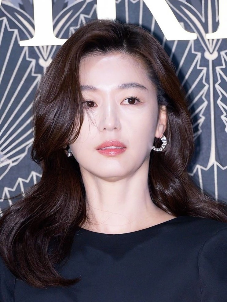  "유행을 선도하는" 2025 가을 전지현·윤아 헤어스타일