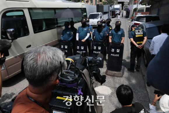 <b>전광훈</b> 목사 <b>딸 압수수색</b>‥‘법원 폭동 배후’ 수사 본격화