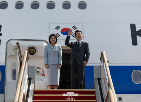 <b>이재명 대통령</b>, 공군 1호기 타고 <b>뉴욕</b>行!