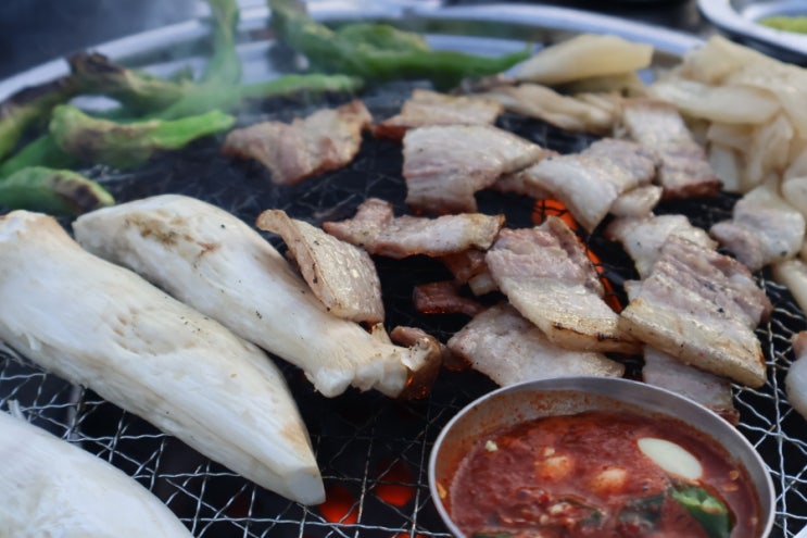  제주 별돈별 정원점 | 제주 협재 흑돼지 맛집, 야외에서 즐기는 제주 흑돼지