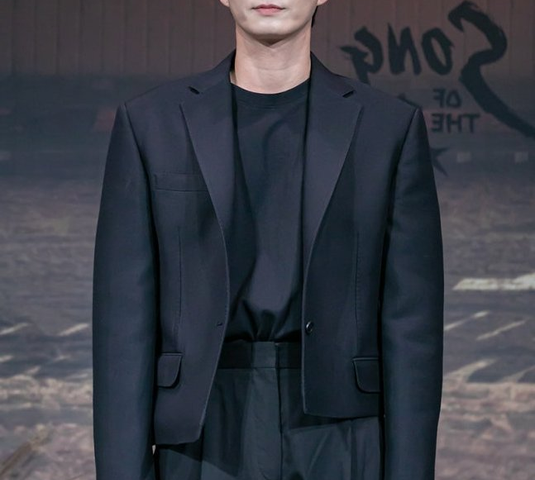 <b>이현욱</b>이 돌아왔다! 1년 만에 <b>사극</b>으로 전하는 <b>문무</b>왕의 진심