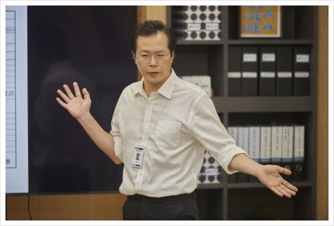  배우 백현진, ‘직장인들2’에서 선보이는 현실감 넘치는 낙하산 부장 연기