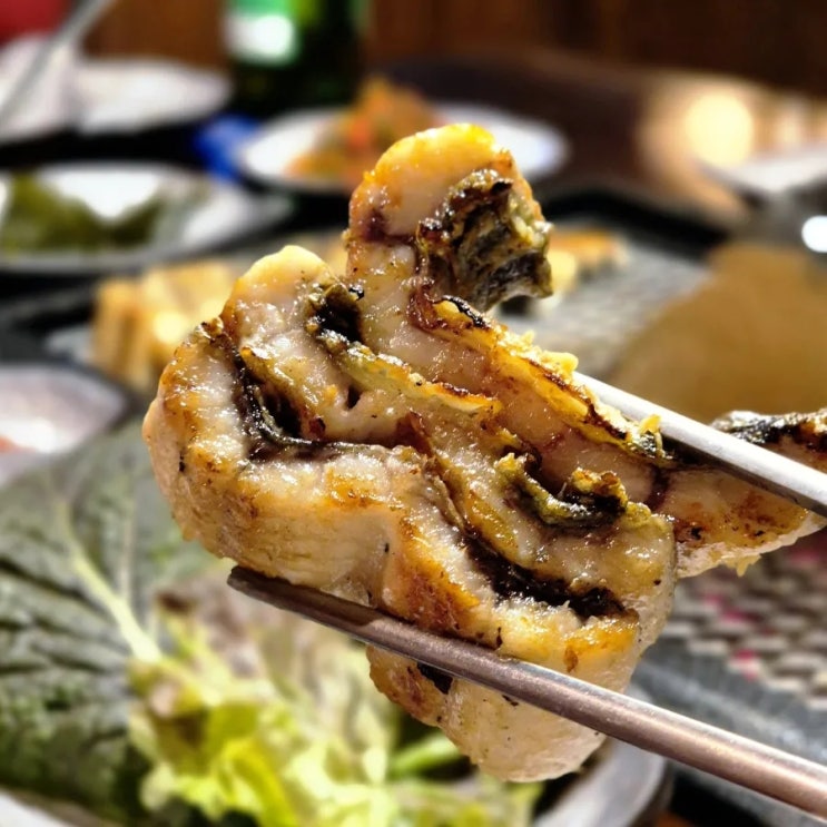  홍대 맛집 추천 60센치가 넘는 특대 장어 가격도 좋아