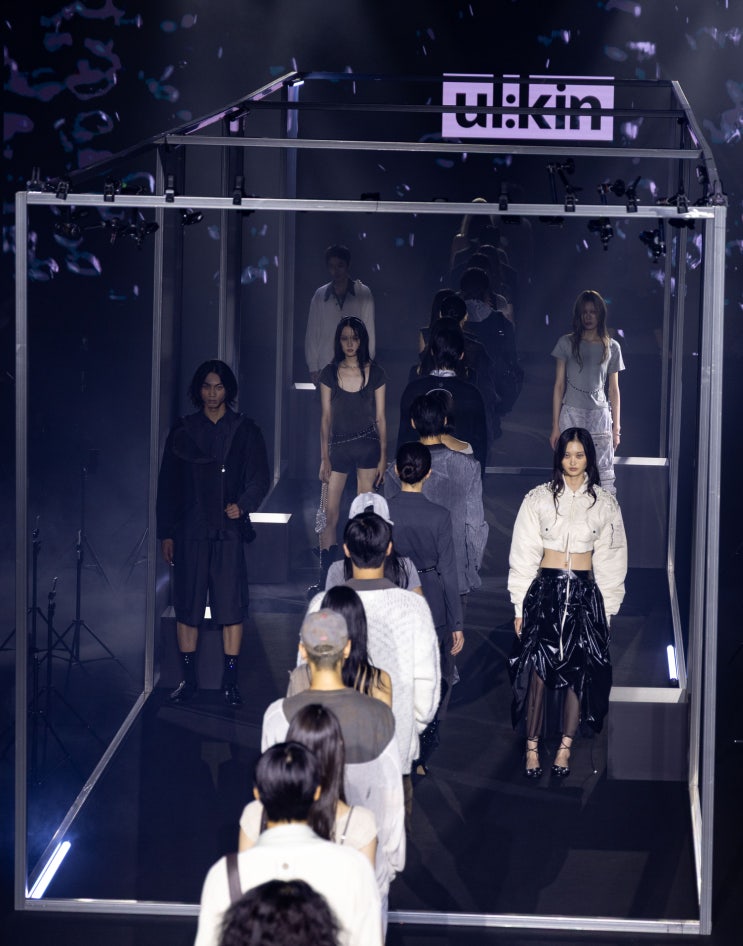  [셀럽 패션] ULKIN 2026 S/S 패션쇼 The Exhibited  패션탐정단 첫 패션쇼 출격!