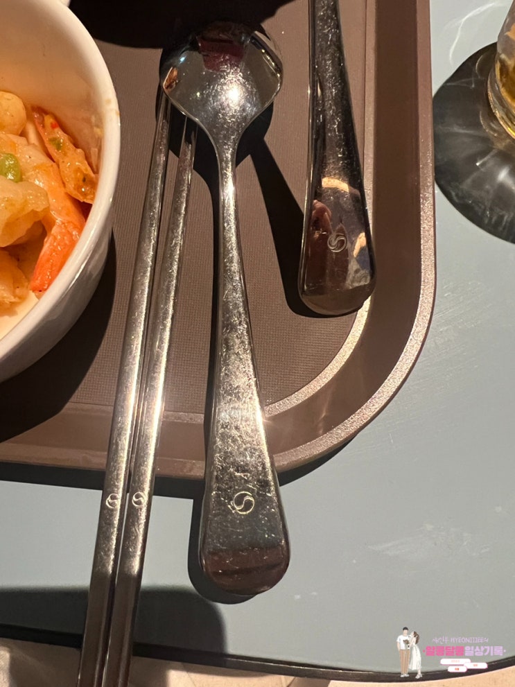  새롭게 리뉴얼한 '대한항공 프레스티지 라운지' 동편 우측/식음료 후기